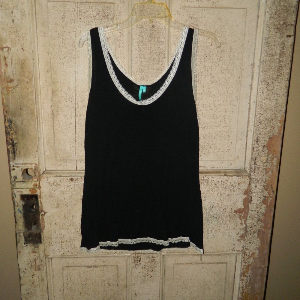 Umgee Soft Lace Tank Top Size 1XL (Q-3)